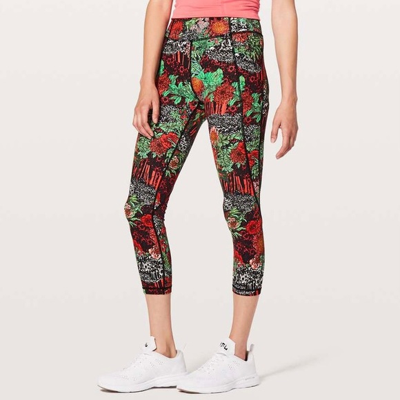 lululemon athletica Pants - Lululemon Time to Sweat high-rise crop leggings 23’’. ❤️